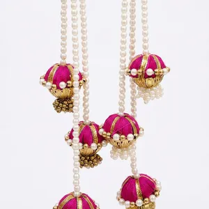 Décoration murale traditionnelle en forme de lotus rose avec des pompons en perles et un motif floral pour la décoration de mariage - Product Image 4