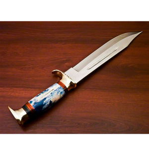 Couteau Bowie artisanal en acier D2 avec manche en os de chameau teinté et étui - Product Image 1