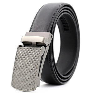Ceinture formelle en cuir de vachette noir véritable avec une boucle rectangulaire automatique durable pour un ajustement sûr et un look élégant - Product Image 4