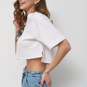 Camiseta Corta de Algodón 100% Ecológico para Mujer al por Mayor con Logo Personalizado, Ajuste Holgado, Hombro Caído, Secado Rápido - Product Image 3
