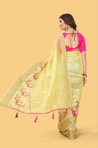 Sari en soie organza élégant – Broderie au fil et bordure tissée Zari & Blouse de créateur - Product Image 2