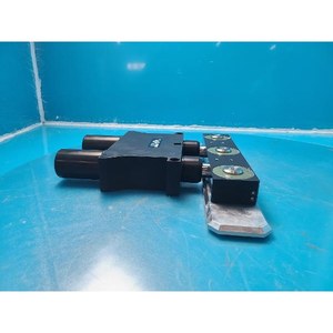 VAT 07512-UA24-ADI2 07512-UA24-ADI2/2584 ใช้เป็นอะไหล่อุปกรณ์เซมิคอนดักเตอร์แบบมือสอง - Product Image 1