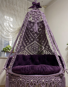 Grande chaise suspendue en macramé, balançoire en macramé, chaise en macramé violette, cadeau de pendaison de crémaillère - Product Image 2