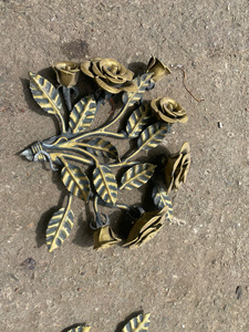 Adornos de Hierro Forjado a Mano Estilo Vintage, Color Latón Antiguo, Piezas Decorativas Florales de Metal para Portones y Cercas de Jardín - Product Image 2