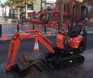 Excavadora de cadenas amarilla usada de 3 toneladas, eficiente, con rotación de 360 grados y orugas duraderas para infraestructura urbana - Product Image 6