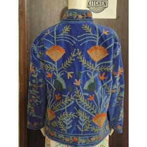 เสื้อแจ็คเก็ตปักลายซูซานีผ้ากำมะหยี่ งานแฮนด์เมดสไตล์วินเทจสำหรับผู้หญิง - Product Image 3