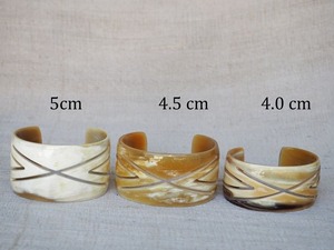 Brazalete de cuerno de búfalo personalizado diseñado para marcas de moda que buscan accesorios de joyería hechos a mano únicos - Product Image 1