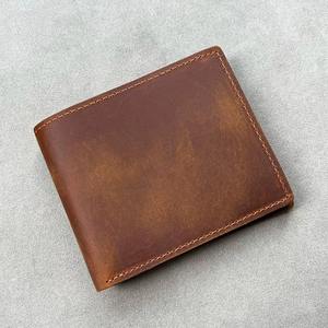 Cartera de Cuero Casual Vintage con Cierre de Cremallera, Logotipo Impreso, Diseño Moderno, Delgada, Mini, para Viaje, con Bolsillo Frontal - Product Image 6