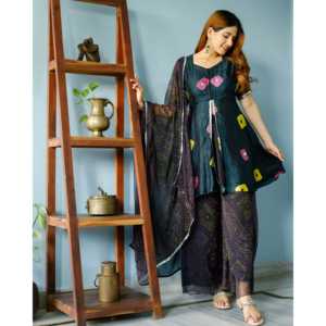 Conjunto de Traje de Chifón Terk Black Bandhej en Talla XS - Product Image 3