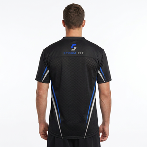 Camiseta Deportiva de Fútbol Americano para Hombre, Cuello en V, Manga Corta, Estampada, de Secado Rápido, 100% Poliéster, Personalizable, Corte Regular, Color Negro, Marca Storm Fit - Product Image 3