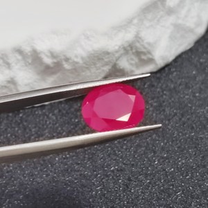 Rubis naturel rouge sang, taille ovale, forme œuf, rubis facetté avec inclusions, plusieurs tailles C65R pour la vente en gros de bijoux - Product Image 2