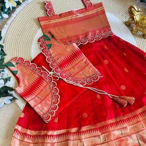 Robe pour enfants en soie Paithani rouge avec manteau de créateur, tissage Paithani traditionnel, entièrement cousue, tenue de mariage festive, vente en gros - Product Image 5