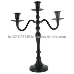 Candelabro de hierro decorativo con brazos de desplazamiento y acabado negro mate para iluminación de acento clásico para el hogar - Product Image 1