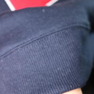 Sweat-shirt à col montant USA BLUE 100% RED avec broderie appliquée, col large, URBAN PRODUCTIONS - Product Image 6