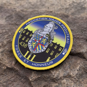 Écussons tissés personnalisés |   Badges logo haute densité pour vestes, chapeaux et sacs |   Usine OEM en gros - Product Image 4