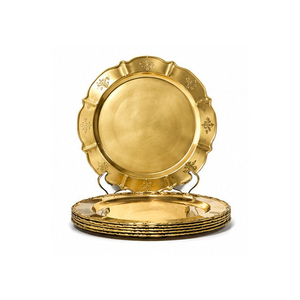 Assiette de service ronde en métal, design vintage or massif, finition polie, vaisselle de fête - Product Image 2