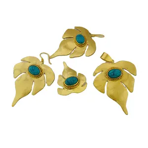 Conjunto de joyería chapada en oro SKU7254 Pendiente de diseñador Anillo colgante Pendiente de alambre de oreja Conjunto de joyería de diseñador de flores únicas - Product Image 1