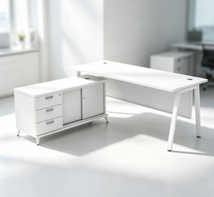 Escritorio Ejecutivo Rectangular Blanco Moderno y Duradero con Gabinete de Almacenamiento para Oficina en Casa, Tablero de Aglomerado Melamínico, Sistema de Oficina AY - Product Image 1