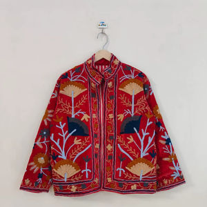 Chaqueta Exclusiva de Terciopelo Suzani Bordada a Mano: Abrigo Estilo Indio Hecho a Mano, Túnica Nupcial Boho, Chaqueta para Festivales, Regalo para Ella - Product Image 1