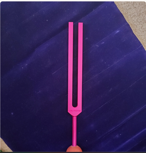 Ensemble de diapasons chakra colorés non lestés |   Ensemble de 8 pièces comprenant Soul Purpose |   Avec balles en caoutchouc et marteau.. - Product Image 5