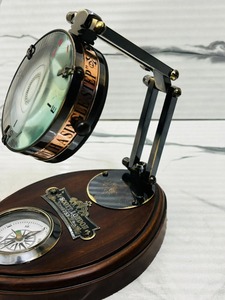 นาฬิกาตั้งโต๊ะทองเหลืองโบราณสไตล์วินเทจ พร้อมเข็มทิศในฐานไม้ จาก OLD WORLD TREASURE HANDICRAFTS - Product Image 2