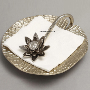ที่ใส่กระดาษเช็ดปากอะลูมิเนียมสีทองสำหรับงานแต่งงาน อุปกรณ์ตกแต่งโต๊ะ คุณภาพมาตรฐาน รูปทรงดอกบัว - Product Image 1
