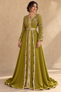 Caftan algérien Mishkat Couture vert olive en velours orné de feuilles d'or et de perles, manches longues, ceinture ornée de bijoux, maxi, hiver - Product Image 4
