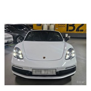 Porsche 718 2.0 2022, 83.000 km, Emisiones Euro V, Volante a la Izquierda, Asientos de Cuero - Product Image 3