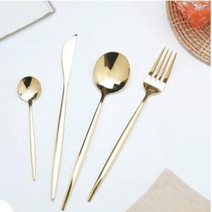 Juego de Cubiertos Metálicos de Calidad Superior con Acabado Dorado para Uso en Cocina y Catering, Incluye Cuchillo, Cuchara, Tenedor y Espátula - Product Image 3