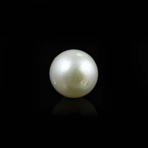 Loose Seawater Pearl 9.55 Carat 8-9mm Drop Shape White Gemstone for Jewelry Making - Product Image 1