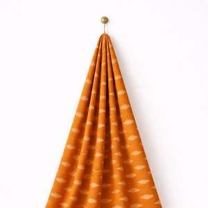 Tela de Algodón Ikat Tejida a Mano con Nudos de Tierra |   Tela Tradicional Lavable, Ecológica y Sostenible para Textiles del Hogar - Product Image 3