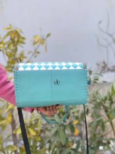 Bolso Tote de Cuero Tallado a Mano, Estilo Bohemio Gitano, Nuevo, con Patrón a Cuadros, Estilo Occidental, Color Turquesa, Multiusos - Product Image 3