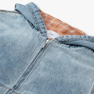 เสื้อฮู้ดซิปผ้ายีนส์ผู้ชาย สไตล์วินเทจ ลุคสตรีทแวร์ ทรงโอเวอร์ไซส์ ผ้าฝ้าย 100% รับสกรีนโลโก้ สำหรับฤดูหนาว ผลิตตามแบบ OEM - Product Image 2