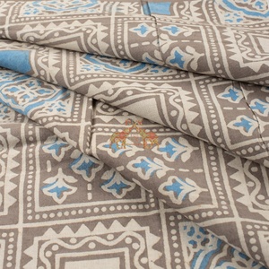 Tissu en coton bio léger imprimé à la main Kashish indien pour la décoration intérieure, l'artisanat, les housses de voiture et les chemises pour garçons - Product Image 2