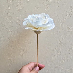 ดอกไม้โซล่าวู้ด VADEE SOLA WOOD FLOWER ทำมือ ยั่งยืน สวยงาม ขนาด 8.5 ซม. ทำจากเส้นใยพืชเซสบานียา จากประเทศไทย - Product Image 4