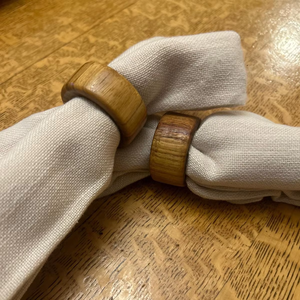 Anneaux de serviette en bois faits à la main de qualité supérieure, écologiques, élégants, style rustique américain, taille personnalisée, décoration de table à manger - Product Image 1