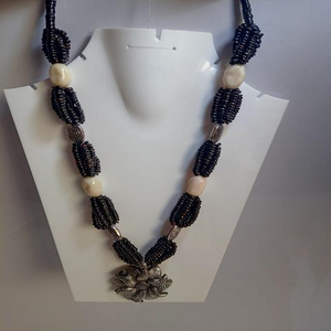 Collar de Resina con Cuentas de Alta Calidad, Estilo Clásico de Varias Capas para Chicas Cristianas Jóvenes, por Blossom Craft India - Product Image 4