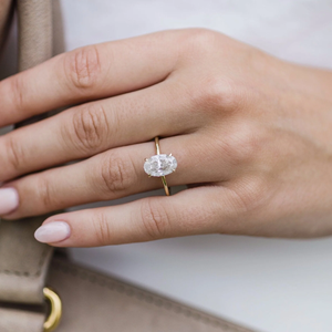 แหวนหมั้นเพชรทรงรีทองคำ 14K แบบโมเดิร์น เพชรเพาะเลี้ยงในห้องปฏิบัติการ รับรองโดย IGI สไตล์คลาสสิก - Product Image 5
