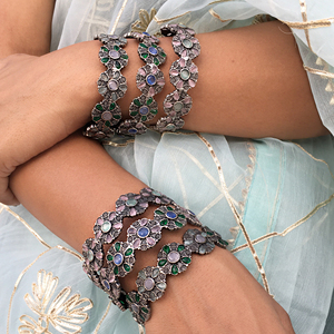 Juego de brazaletes Kada de latón chapado en plata antigua hechos a mano para mujer, joyería étnica india para bodas y compromisos. - Product Image 2