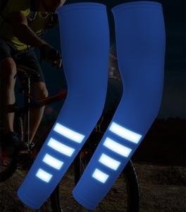 Manchons de bras élégants avec protection UV, tissu respirant et design confortable pour la course, le cyclisme et le fitness - Product Image 1