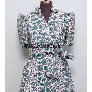 เดรสปาร์ตี้ทรงเอไลน์ความยาวปานกลางสำหรับผู้หญิง คอวี แขนสั้น ลายดอกไม้ ผ้าถักนิตติ้งคอตตอน มีกระเป๋า เหมาะสำหรับทุกฤดูกาล ใส่ทำงานได้ - Product Image 4