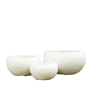 Pot en béton rond antique couleur blanche neutre pour l'extérieur pour la maison et le jardin style de conception de paysage - Product Image 1