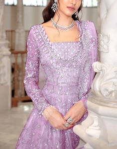 ชุดเลเฮนกาโชลีปักลายสีชมพูสุดหรู ยาวถึงพื้น ชุดแต่งงานแบบดั้งเดิมของอินเดียและปากีสถาน ชุดราตรีสำหรับผู้หญิง - Product Image 5