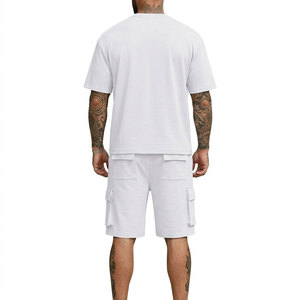Ensemble deux pièces blanc pour hommes, t-shirt uni à manches courtes et short cargo, tenue décontractée d'été style streetwear, dernière mode - Product Image 4