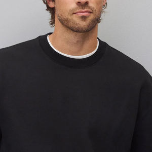 เสื้อสเวตเชิ้ตผู้ชาย ให้ความอบอุ่นสมดุลในสภาพอากาศเย็น วัสดุคุณภาพสูง แขนยาวเต็มตัว บริการ OEM สำหรับผู้ซื้อจำนวนมาก - Product Image 2