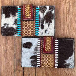 Vente chaude en cuir de fourrure de vachette usiné à la main pochette Western coque de téléphone à motifs portefeuille élégant multi-utilisations portefeuilles de créateurs - Product Image 4