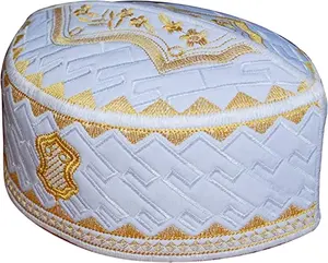 Beyaz ve altın işlemeli sandalet Kufi taç kap müslüman şapka