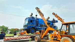 เครื่องเจาะบ่อน้ำติดรถบรรทุก PDTHR-300 ใหม่เอี่ยม พร้อมเครื่องเจาะแบบ DTH และแบบโรตารี่สำหรับขาย - Product Image 2