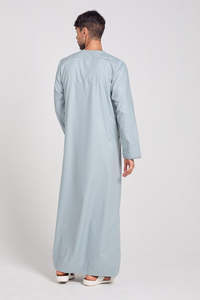 Thobes pour hommes musulmans, vente en gros OEM, thobes islamiques en coton personnalisés, vêtements longs de style saoudien pour hommes - Product Image 3