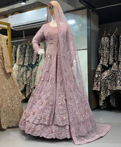Robe de demoiselle d'honneur rose brodée en dentelle vintage, style Lehenga, à manches longues, pour mariage, soirée formelle, avec voile - Product Image 4